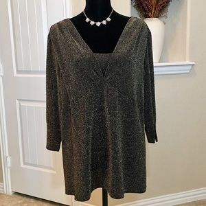 Plus Size Black and Gold Top Size 1X 🌼